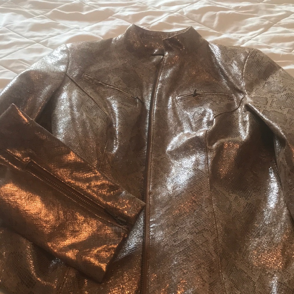 Fancy gold jacket - Picture 4 of 4